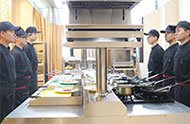 曼联官方合作伙伴玩球直播app玩球a