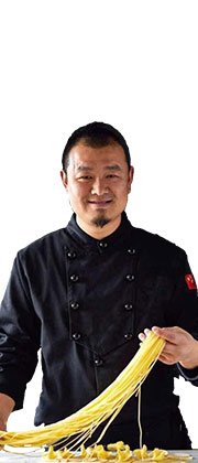 先后任局机关玲珑大酒店