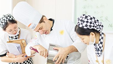 培养掌握多媒体技术