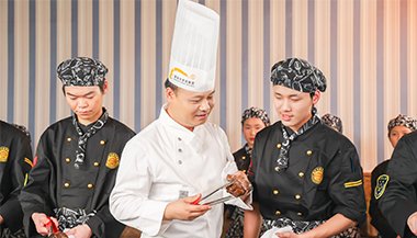 数字媒体艺术基础理论知识和专业知识的