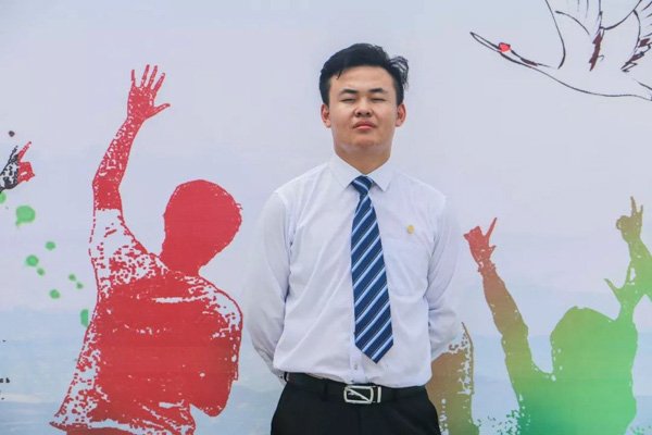 凭借着自己的努力和在新东方学到的厨艺