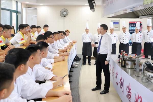 他们在山东新东方玩球直播app玩球a