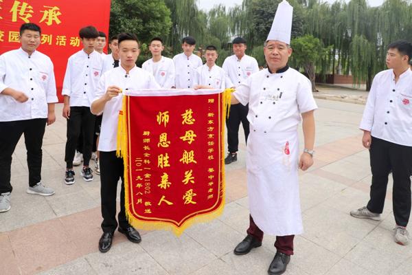 在工作岗位上发挥自己的作用