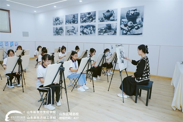 全职班主任等共计100余人